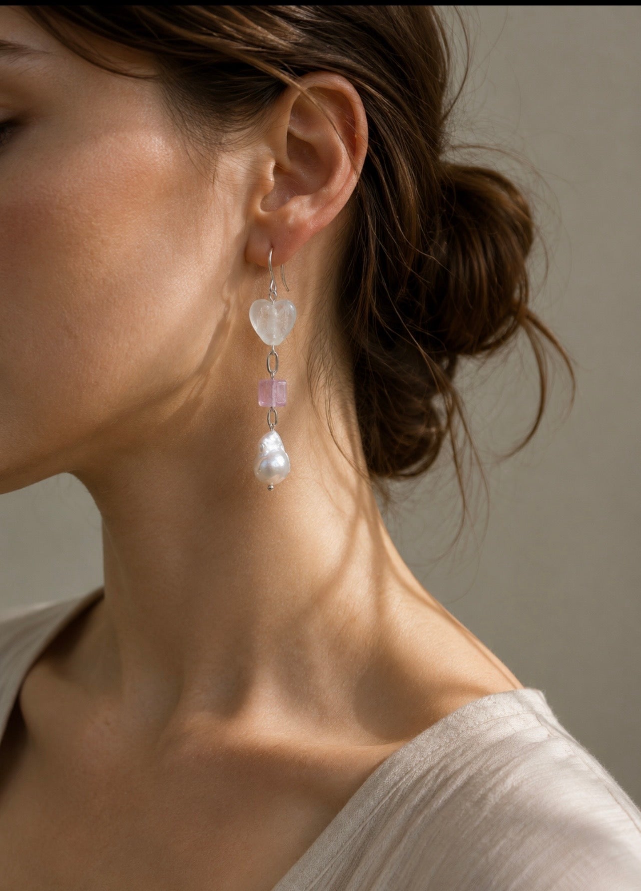 Model wearing Atelier N°8 LULA Rosé handmade earring